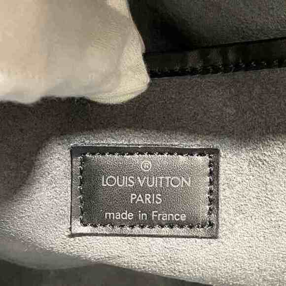 LOUIS VUITTON Black Tote Bag - Picture 4 of 9